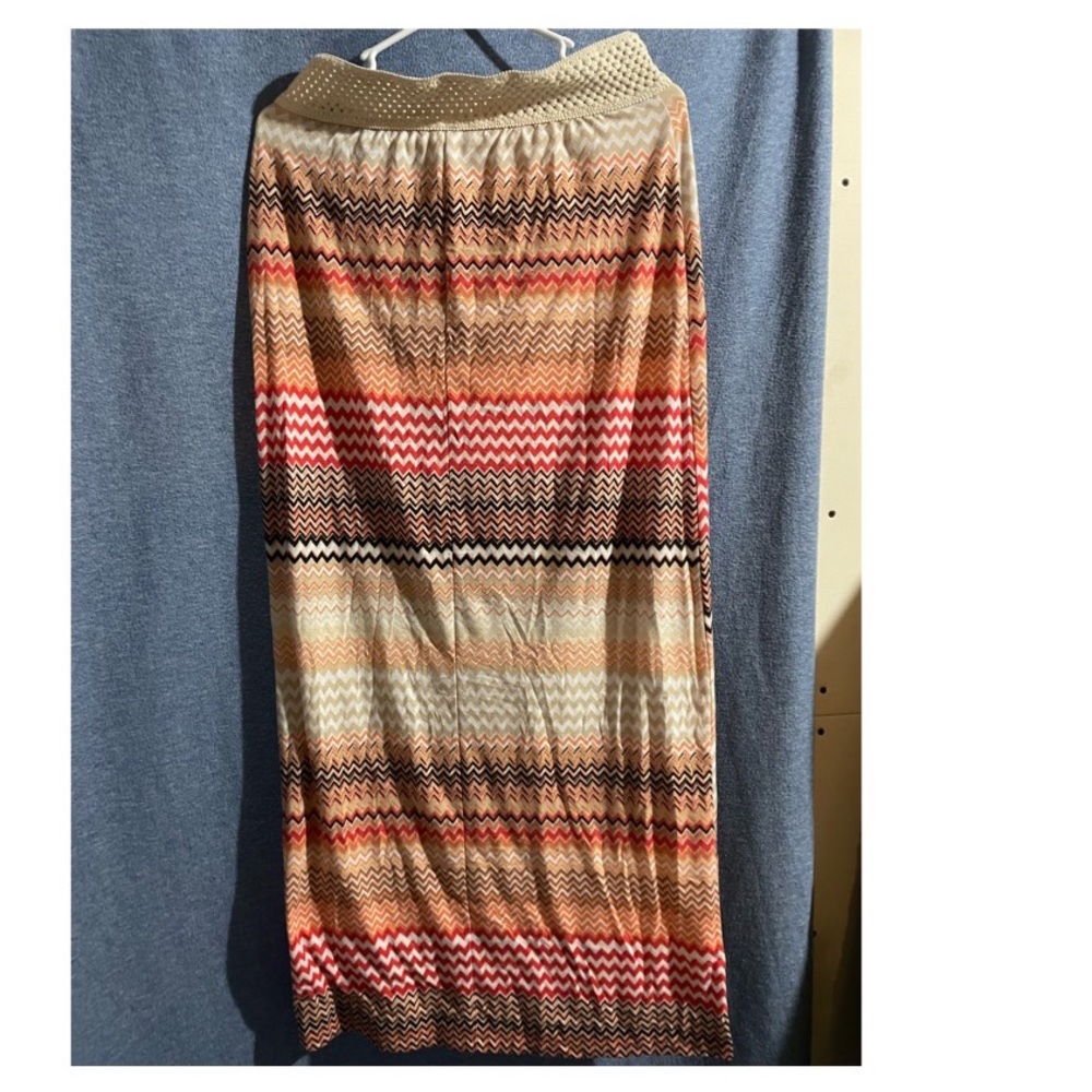 B&b shirt, size large, close to floor length